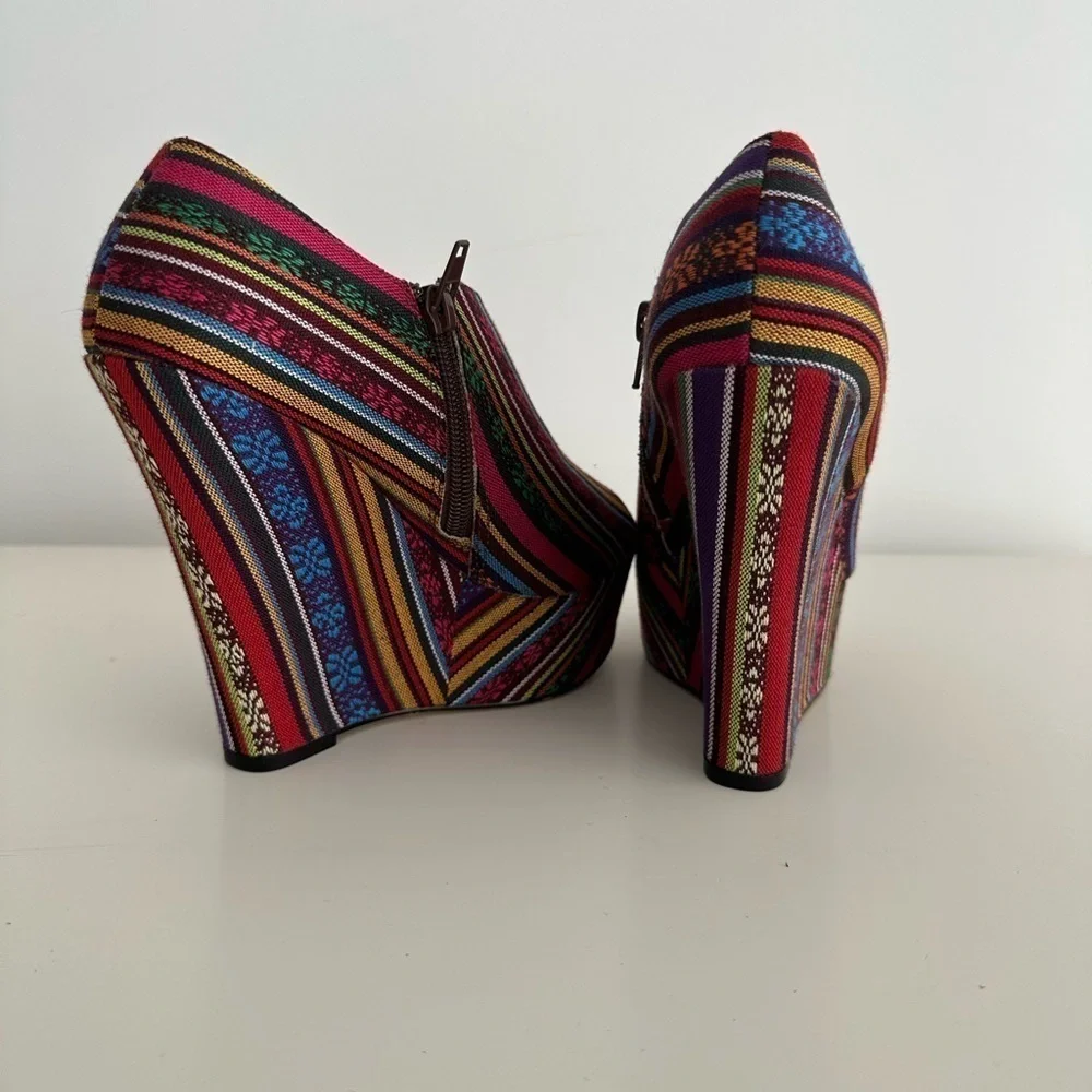 Steve Madden Winona Wedges, size 5.5 New never worn size 6